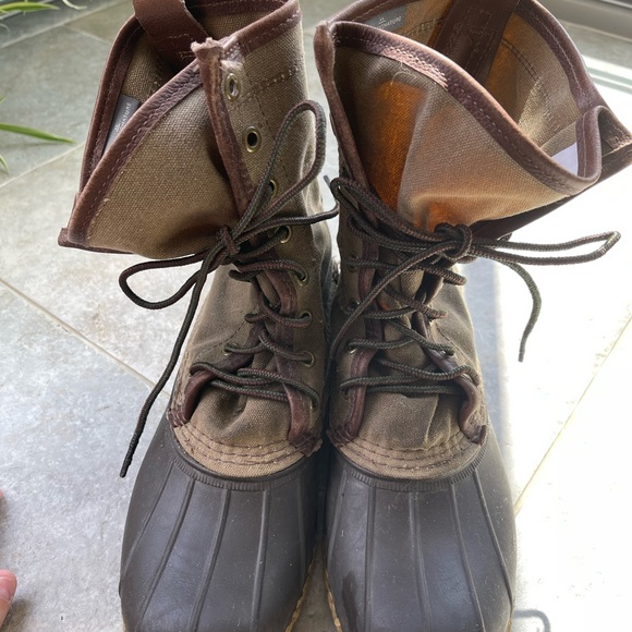 L.L. Bean Shoes - L.L.Bean Signature Waxed-Canvas Maine Hunting Boot size 7M